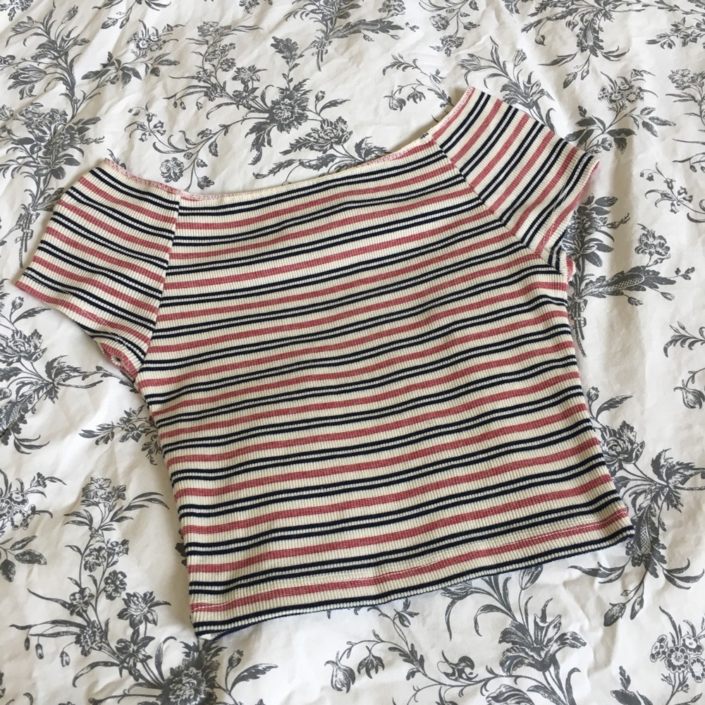 Brandy Melville Off-the-Shoulder